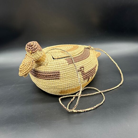 Vintage Duck Purse Woven Pine Needle Hanging Basket Krill Shoulder Bag Kitsch - Picture 1 of 10